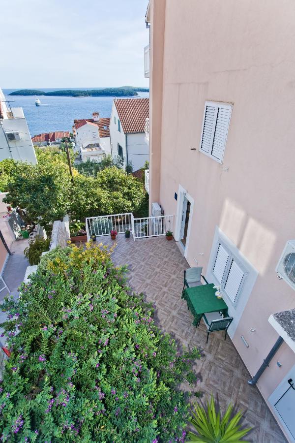 Apartments Anita Hvar Town Exterior photo