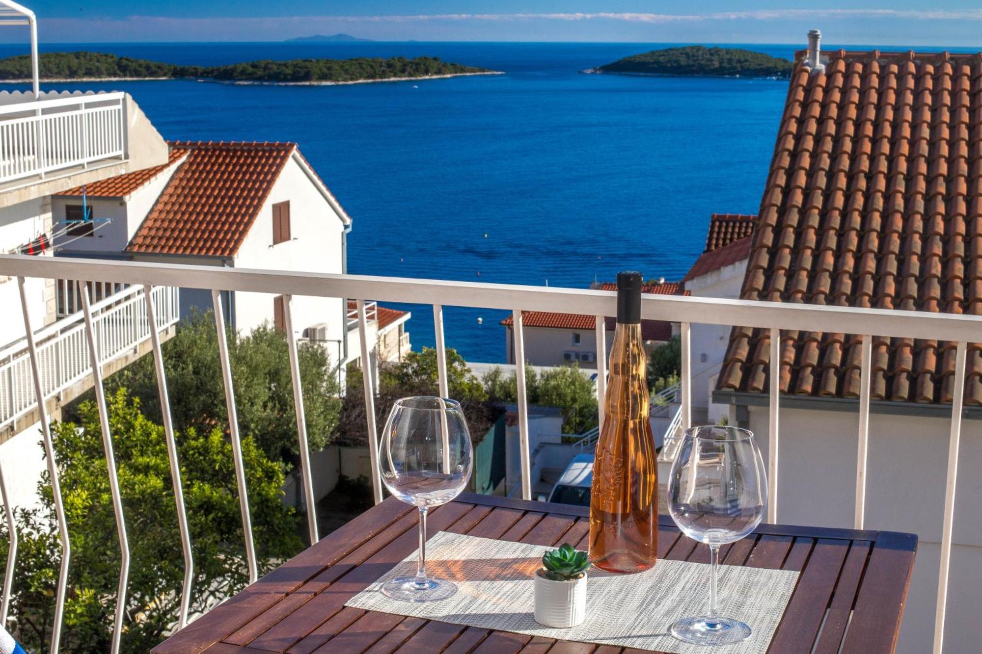 Apartments Anita Hvar Town Exterior photo