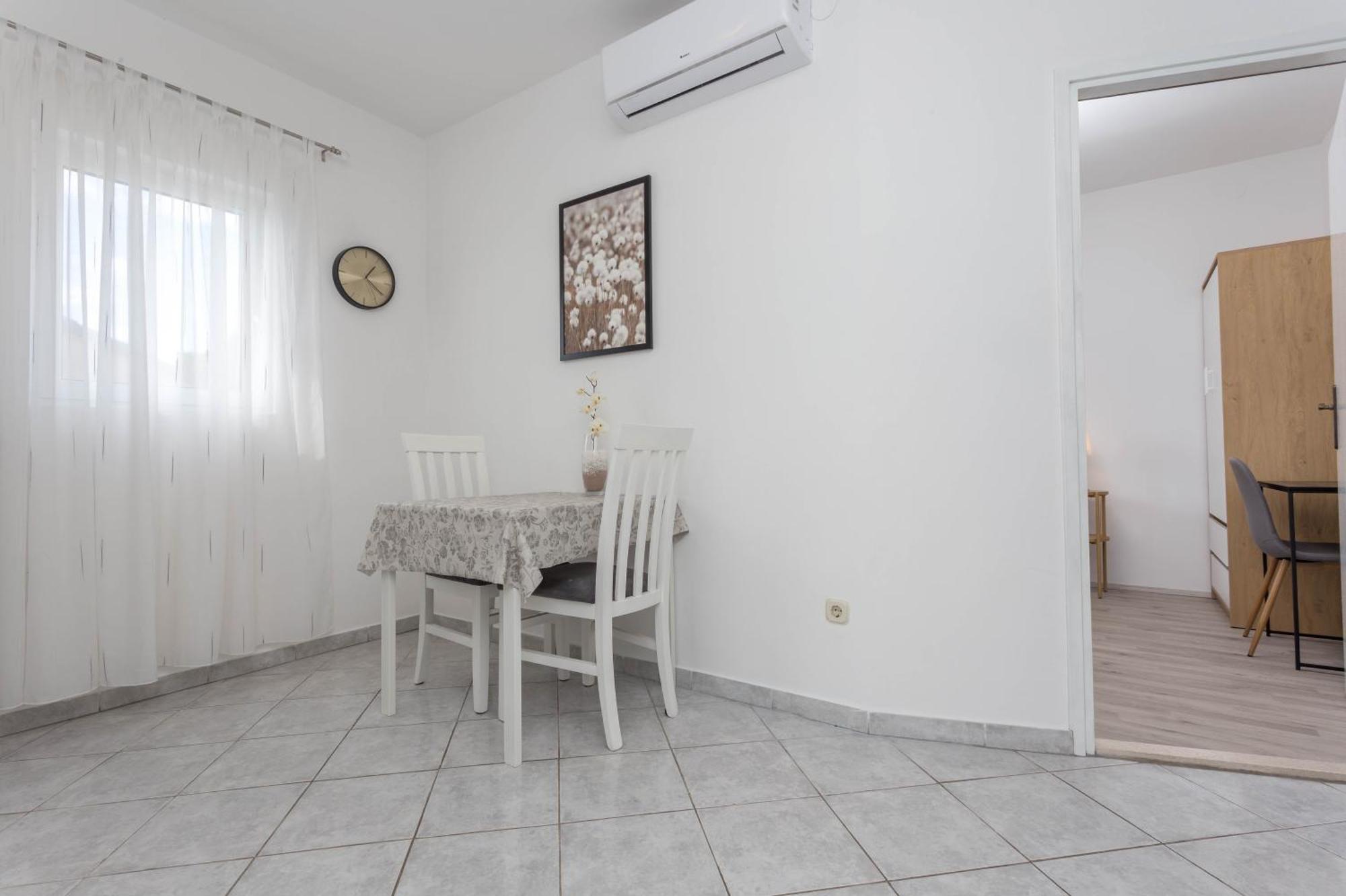 Apartments Anita Hvar Town Exterior photo