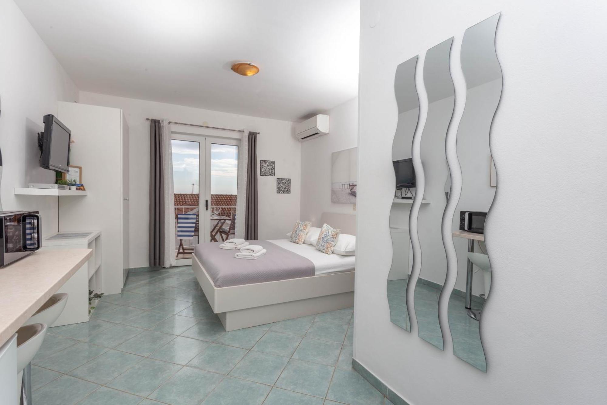 Apartments Anita Hvar Town Exterior photo