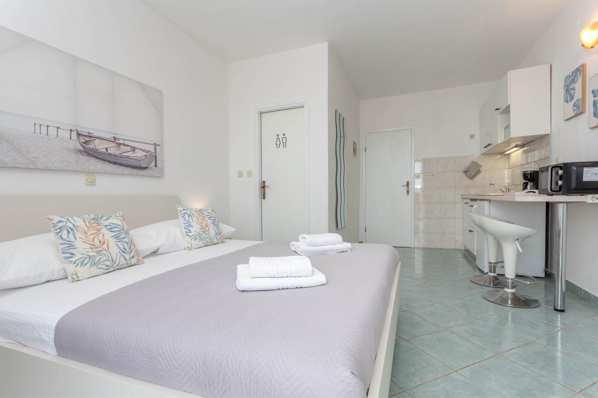 Apartments Anita Hvar Town Exterior photo