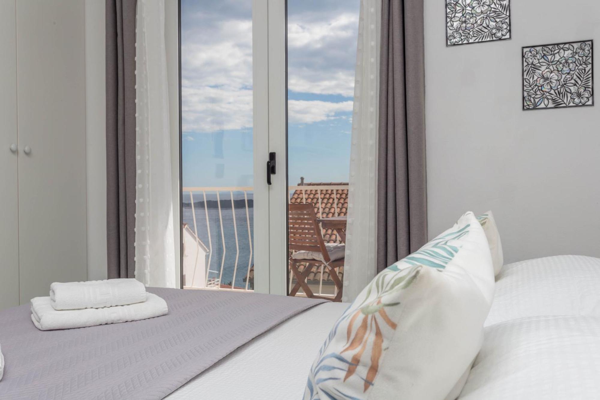 Apartments Anita Hvar Town Exterior photo